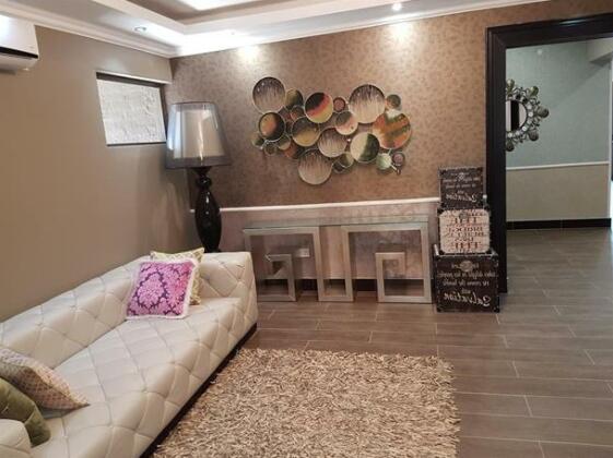 Madamz Bed & Breakfast - Photo2