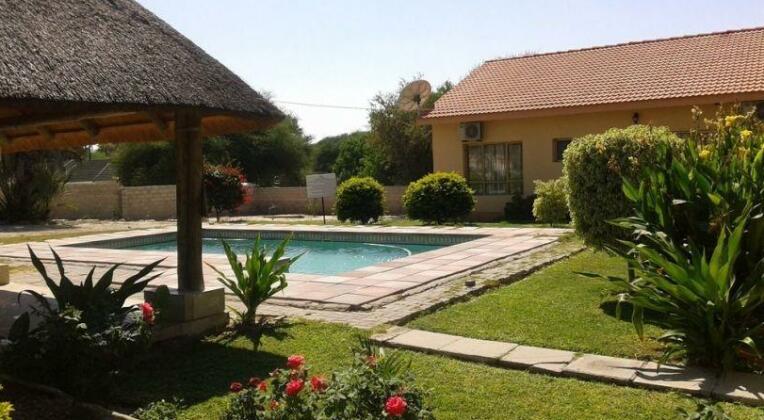 Okavango Roadside Guesthouse - Photo2