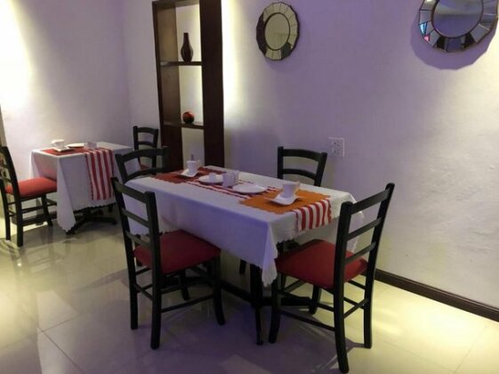 RHINO Bed and Breakfast - Photo2