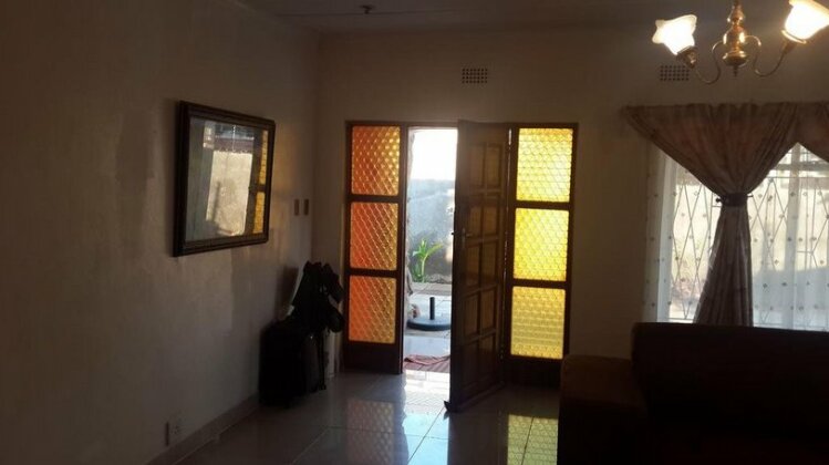 Setlhare Bed and Breakfast - Photo3