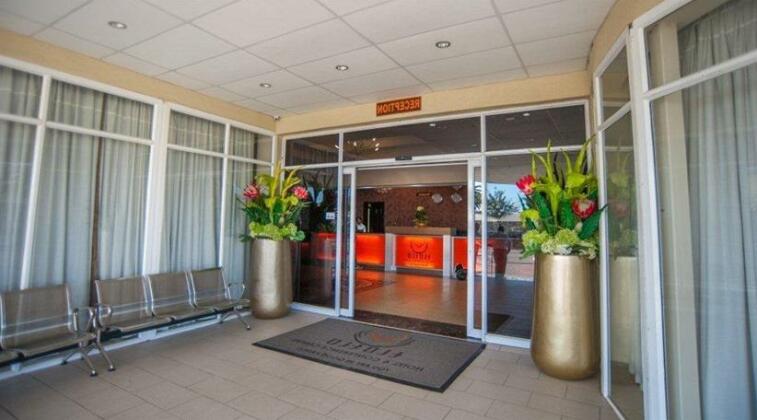 Tlotlo Hotel and Conference Center - Photo2