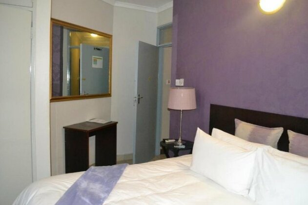 Yana Bed & Breakfast - Photo5