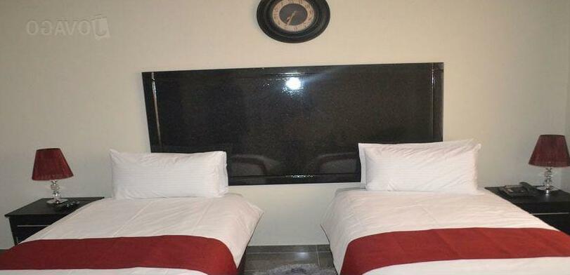 South Court Inn Hotel - Photo2