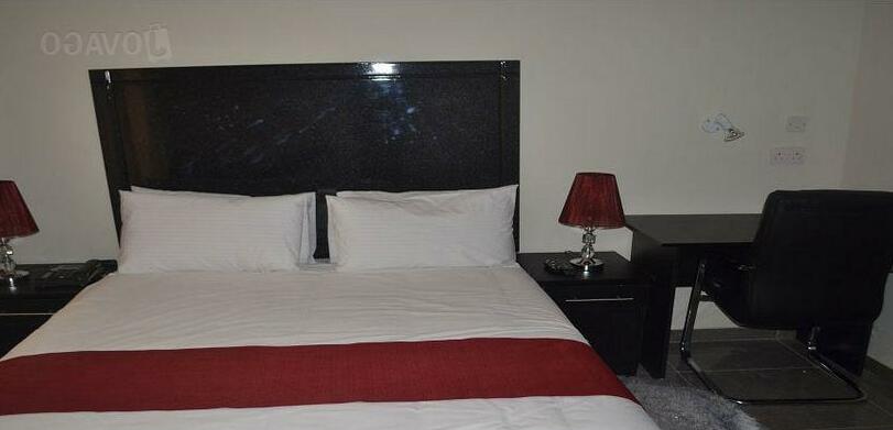 South Court Inn Hotel - Photo4