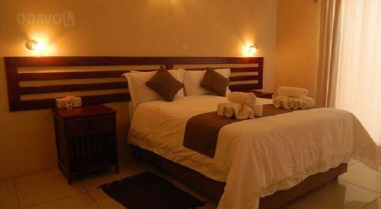 Kwalape Safari Lodge - Photo2