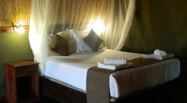Kwalape Safari Lodge - Photo4
