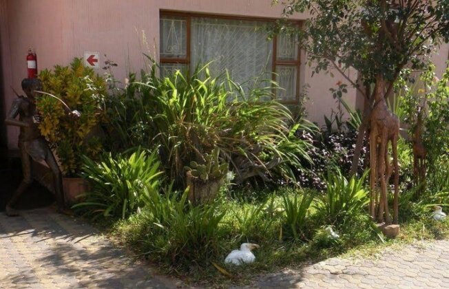 Liya Guest Lodge - Photo2