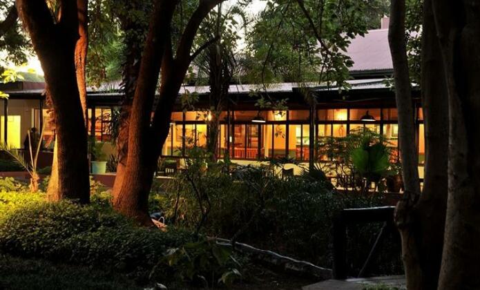 Cresta Riley's Hotel - Photo4