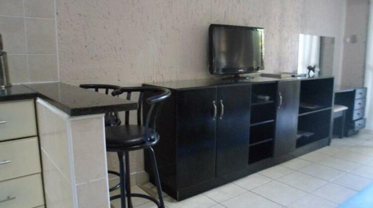 Queness Inn - Photo3