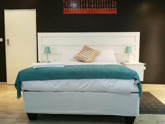 Double L Guest Lodge - Photo2