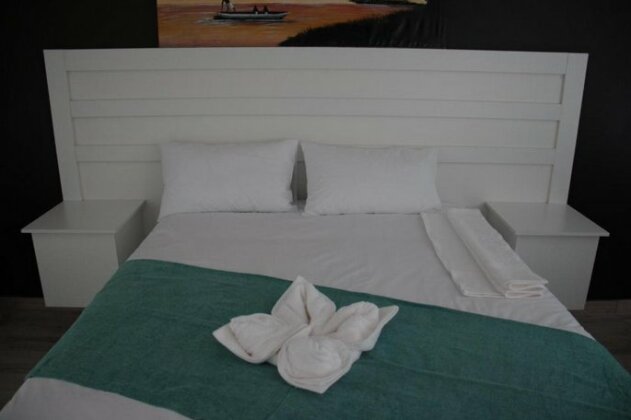 Double L Guest Lodge - Photo4