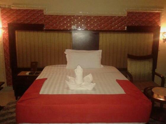 Gumare Executive Lodge - Photo2