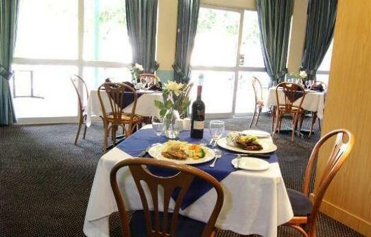 Cresta Bosele Hotel - Photo2