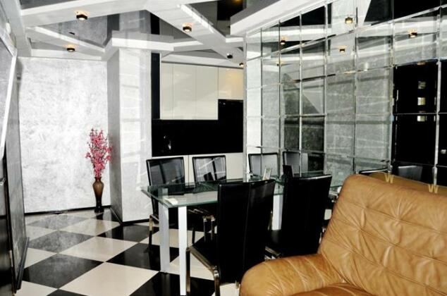 Two-Bedroom Apartment - Split Level - Photo2