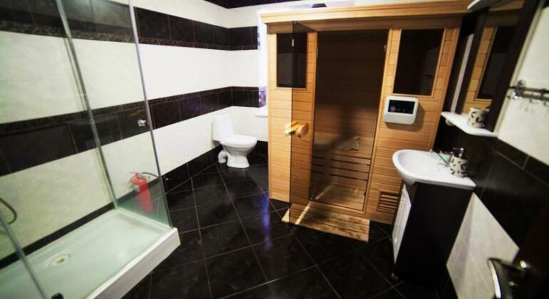 Alex House - Photo4