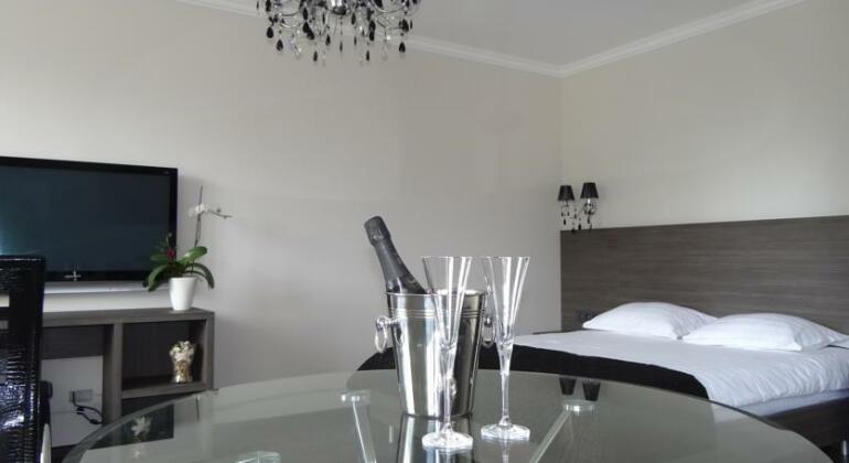 Apartlux Apartments - Photo3