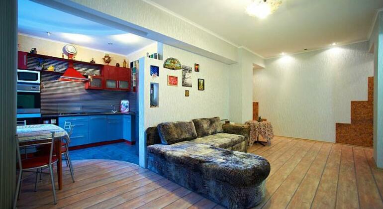 Apartment with Hot Tub - Photo2
