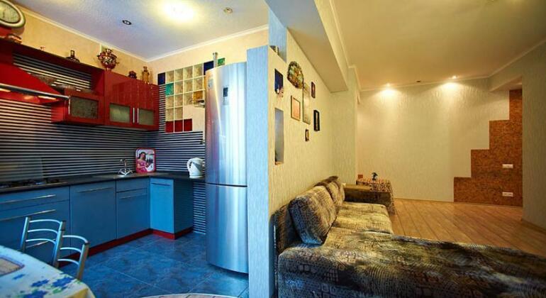Apartment with Hot Tub - Photo3