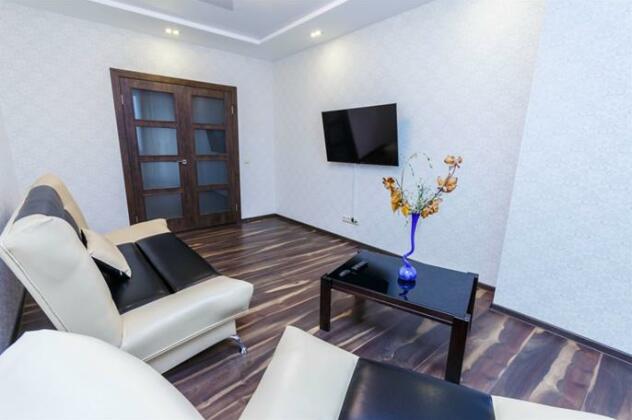 Like Home Apartments on Nezavisimosti - Photo3