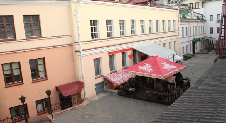 Revolucion Hostel