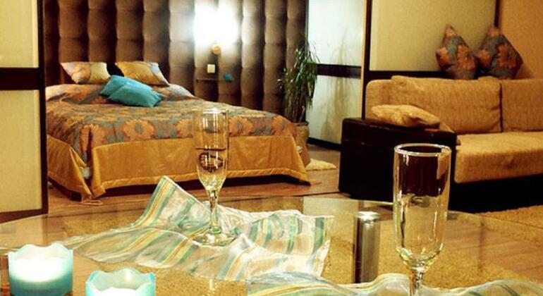 VIP House Apartments 1 on Prospect Nezavisimosti - Photo2