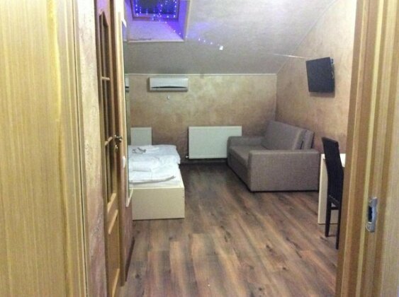 Parizh Inn - Photo3