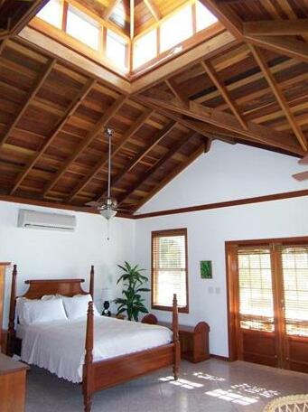 Cocotal Inn and Cabanas - Photo4
