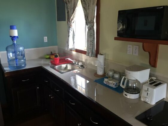 Turtle Cove Upper Floor Beachfront Condo - Photo3