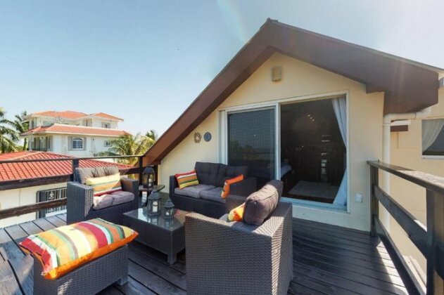 A Penthouse with a View - Photo3