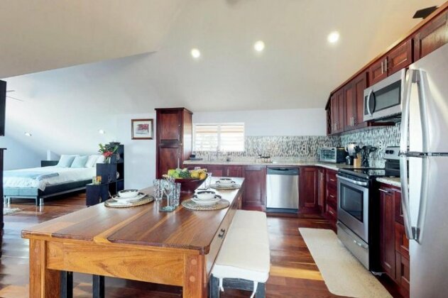 A Penthouse with a View - Photo4