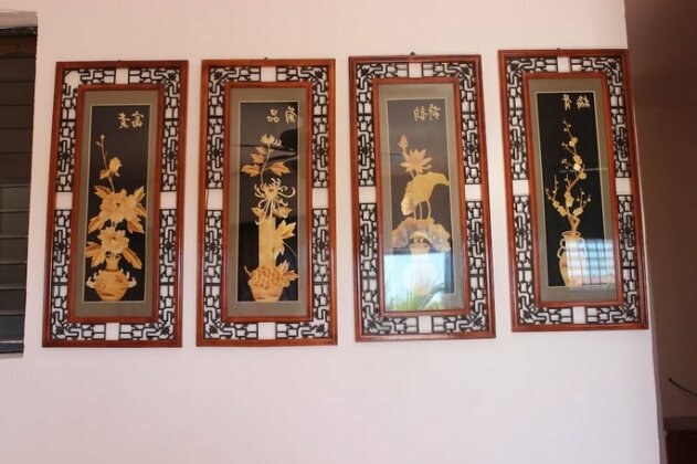 Bachelor Inn Hotel - Photo2