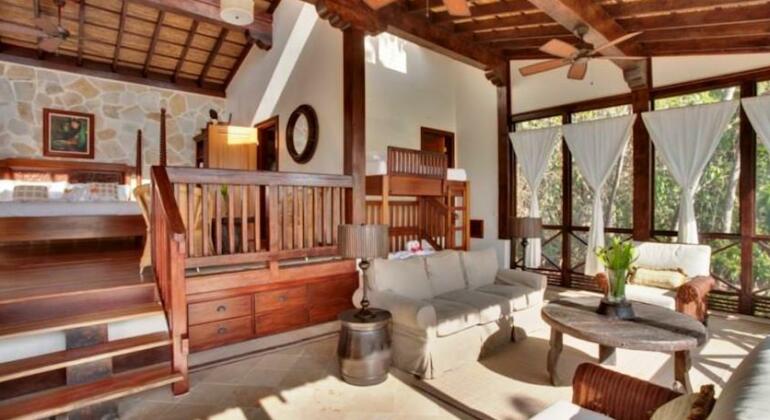 Belize Tree House At Cave Branch - Photo4