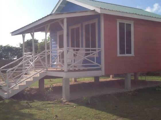 Tilt-TA-Dock Resort Belize - Photo2