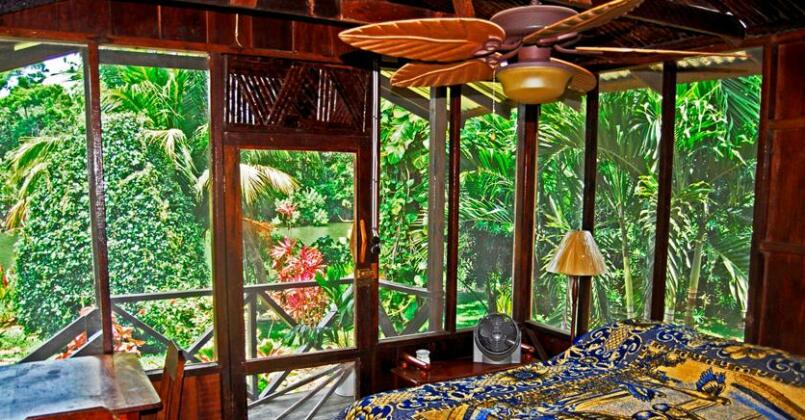 Sir Thomas Resort Hopkins - Photo4