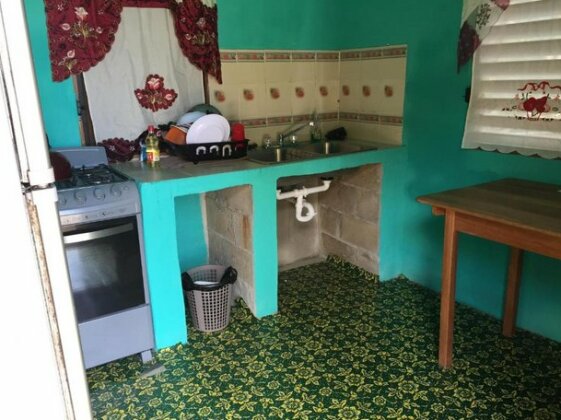 Tania's Guest House - Photo2