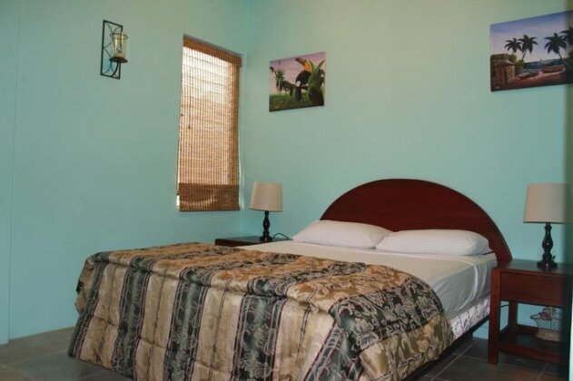 Highway Trails Belize Resort and Country Club - Photo3