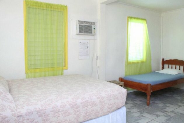 Julia's Cabanas - Photo2
