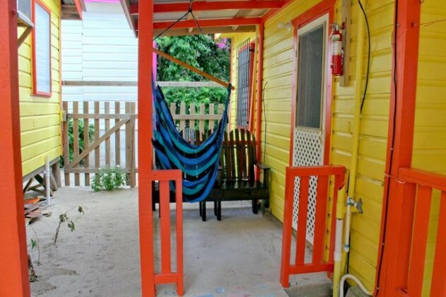 Julia's Cabanas - Photo3