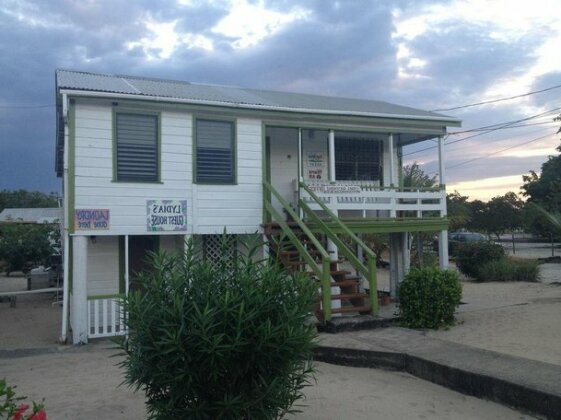 Lydia's Guesthouse - Photo2
