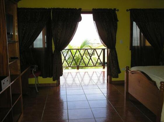 Paradise Resort Placencia - Photo3