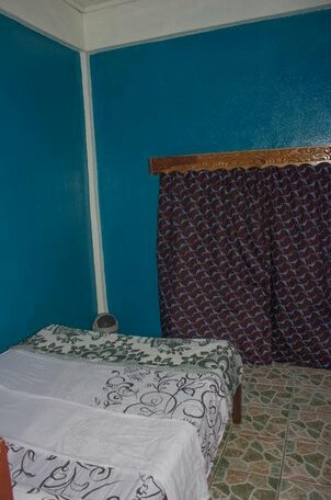 Elvira's Guest House - Photo2