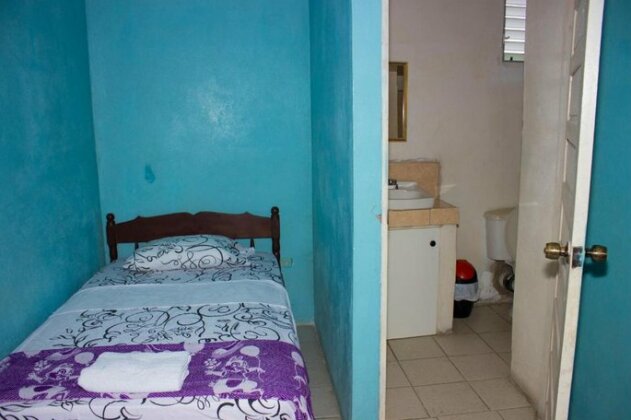 Elvira's Guest House - Photo5