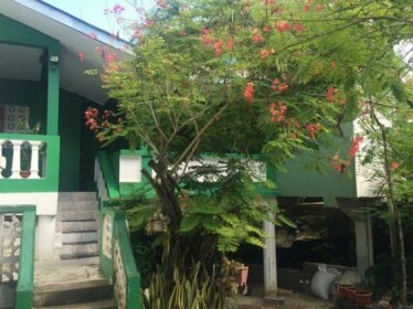 J & R Guest House