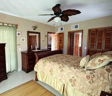 Pelican Reef Villas Resort