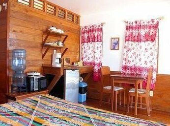 Maya Breeze Inn - Photo2