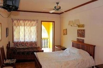 Maya Breeze Inn - Photo4