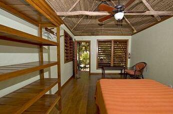 Singing Sands Inn - Photo2