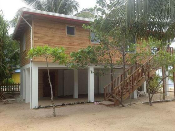Toucan Caribbean Beach House ll - Photo2