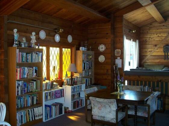 Alert Bay Lodge - Photo2