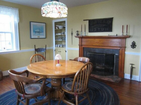 Grand Oak Manor Bed and Breakfast - Photo4